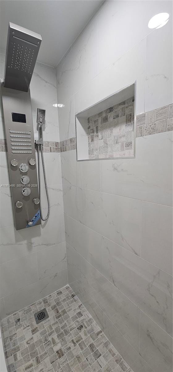 Building Photo - 3310 Meridian Way S