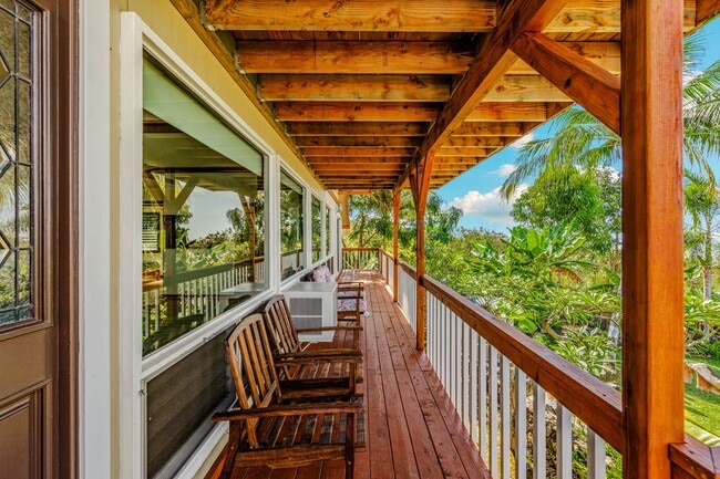 Building Photo - Your Perfect 2-Bed/2-Bath Duplex in Kailua Kona!