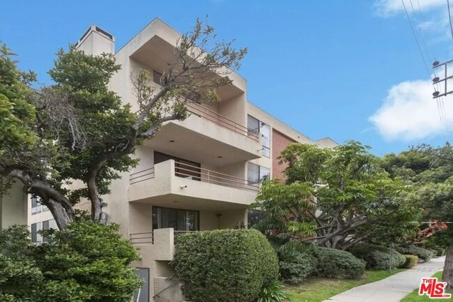 Building Photo - 1312 S Saltair Ave