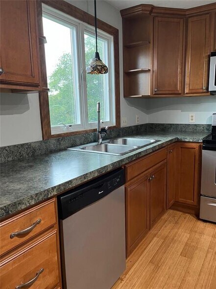 Building Photo - 3 Buttonwood St