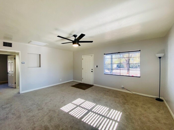 Building Photo - 2017 N Winstel Blvd