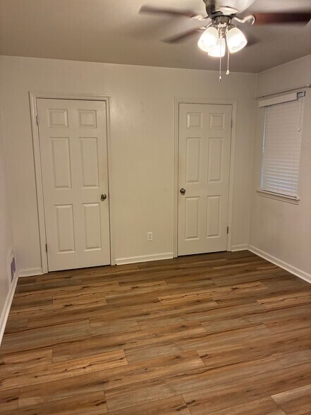 Building Photo - 20 Rosemunn Dr