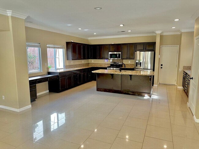 Building Photo - 5 bedroom Pool Home for rent in Murrieta