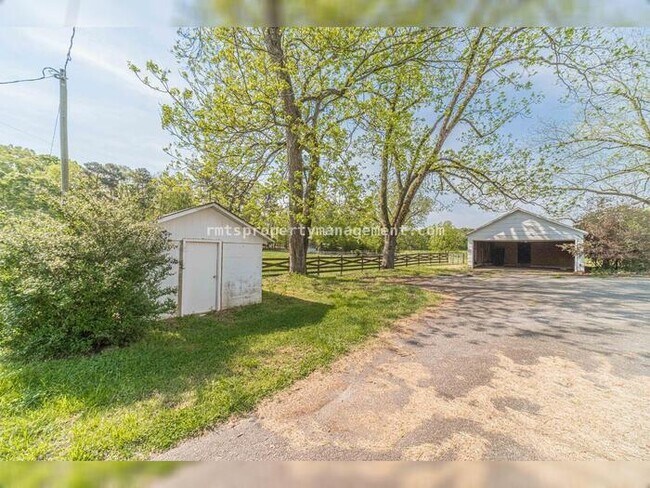 Building Photo - 7680 Jefferson River Rd