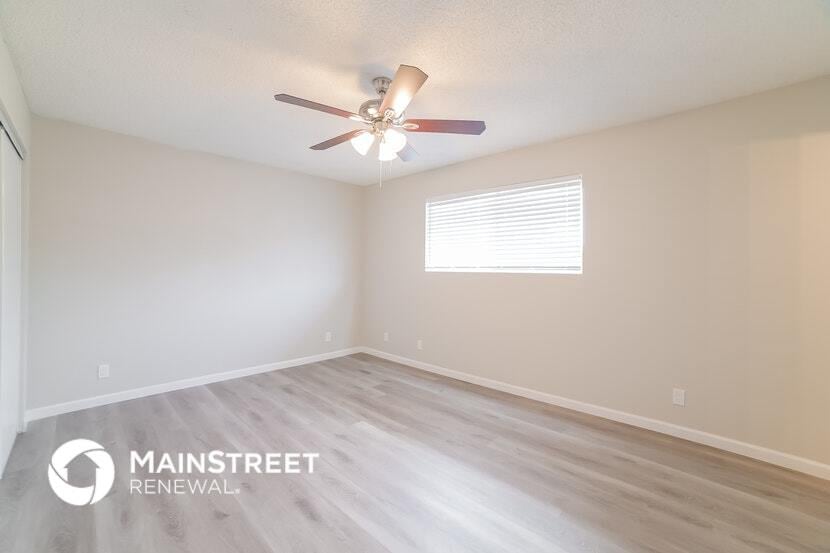 Building Photo - 1541 E Flower Cir