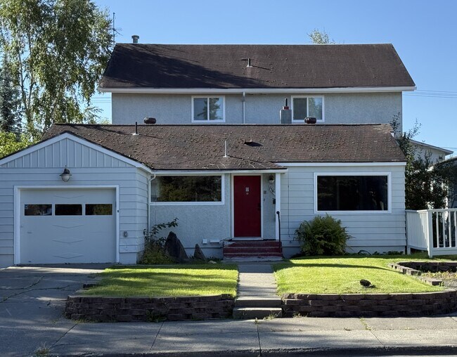 Building Exterior - 134 W 11th Ave