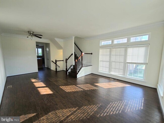 Building Photo - 42625 Homefront Terrace