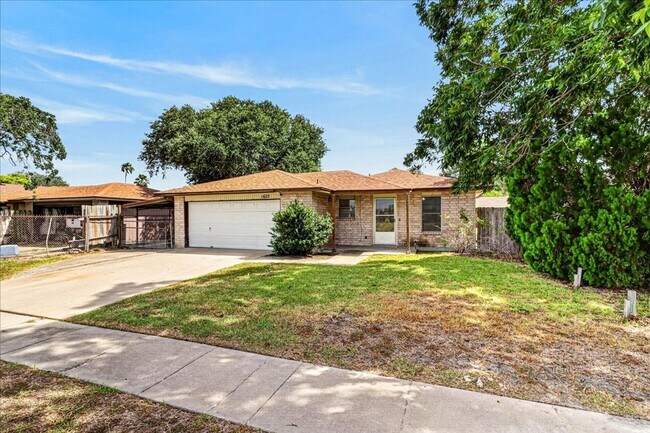 Building Photo - 1622 La Joya St