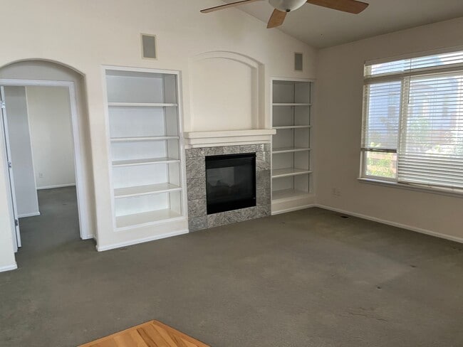 Building Photo - Spacious 4 Bed + Study, 4 Bath Ranch in Broomfield | Available July 6