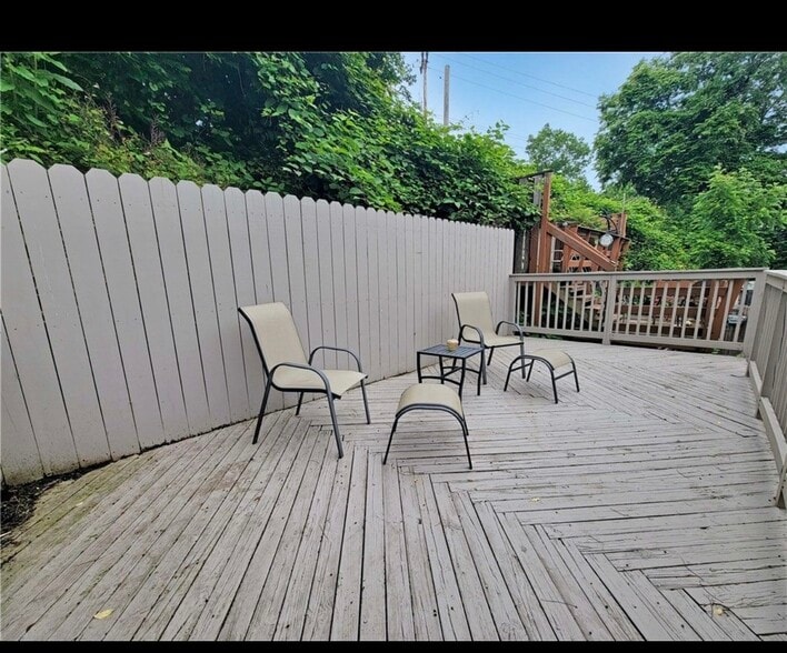 Building Photo - 611 Broadhead Ave