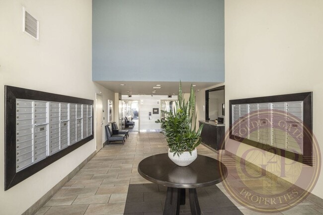 Building Photo - Hayes Valley - 2 BR, 2 BA Condo 947 Sq. Ft...