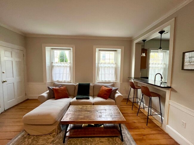 Primary Photo - 7 Daniels St