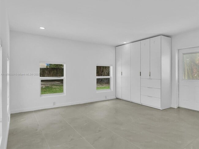 Building Photo - 107 Central Ave