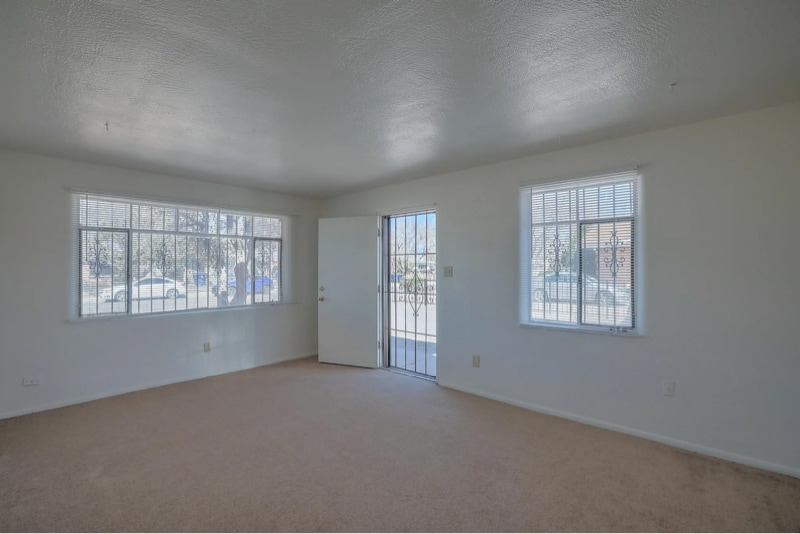 Building Photo - 3518 Crest Ave SE