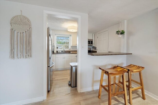 Building Photo - 2650 Leafy Ln