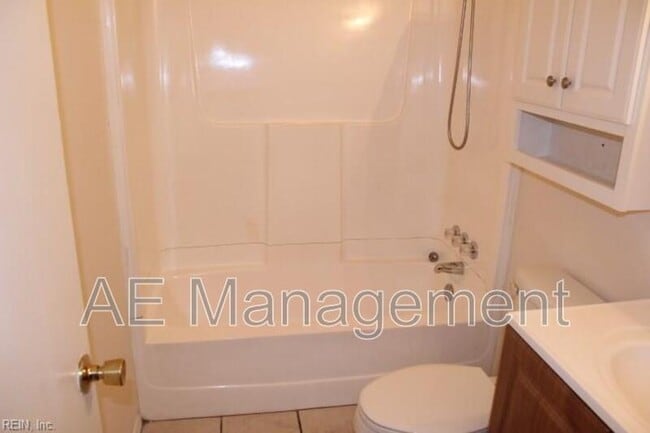 Building Photo - 1556 Darren Cir