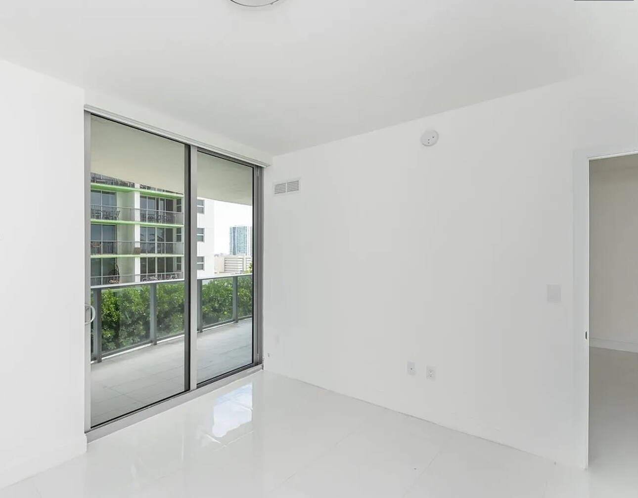 Building Photo - 488 NE 18th St