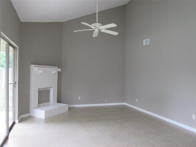 Building Photo - 10303 Westedge Dr
