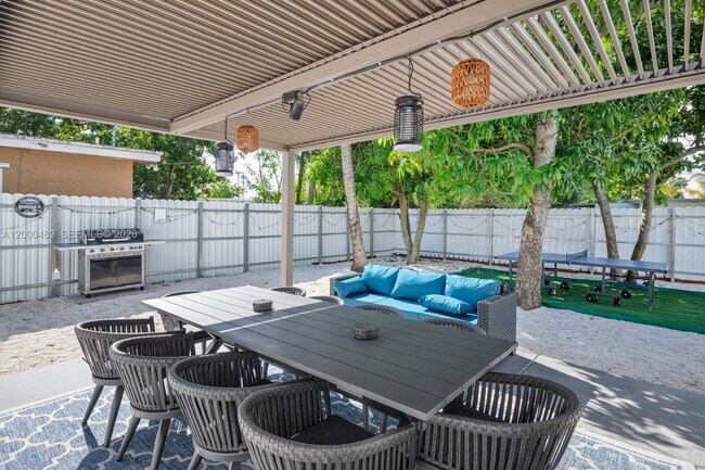 Building Photo - 11730 NW 3rd Ave