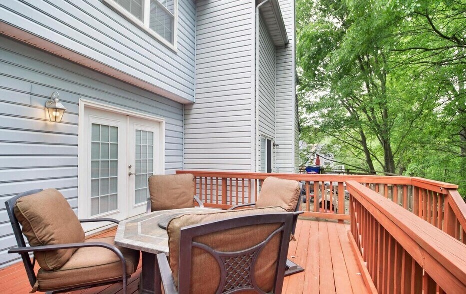 Building Photo - 9454 Fens Holw