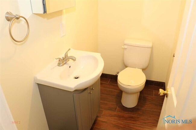 Building Photo - 129 Oswald St