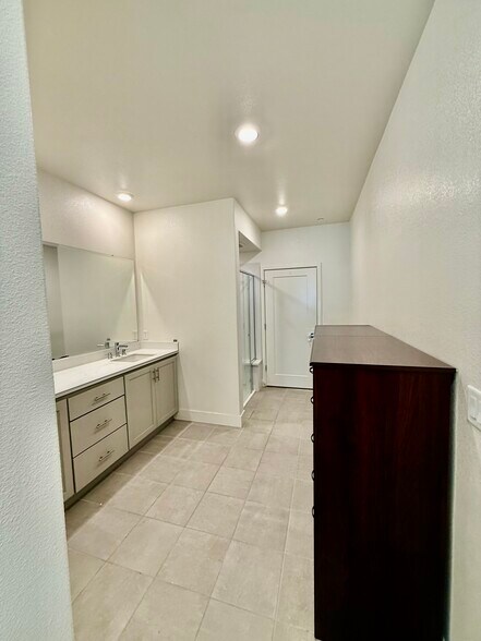 Building Photo - 5750 Greige Cir