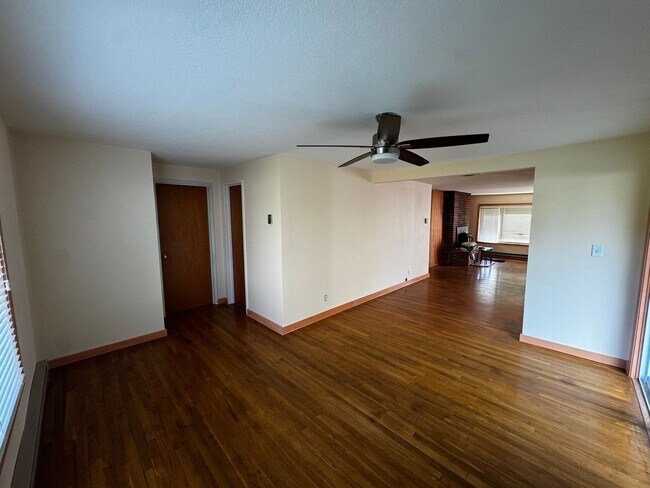 Building Photo - *Move-in Special - $200 off 1st Month's Rent* Updated 3-Bed Home in Desirable South Eugene