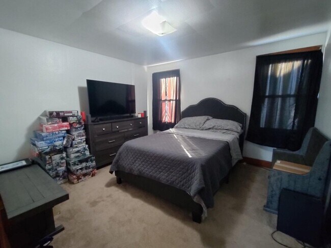 Building Photo - 1625 Walnut Ave