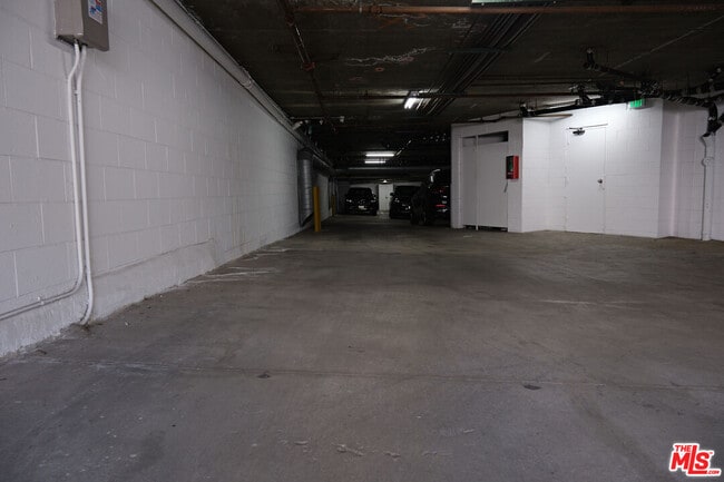 Building Photo - 842 11th St