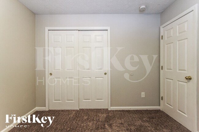 Building Photo - 2283 Layton Park Dr