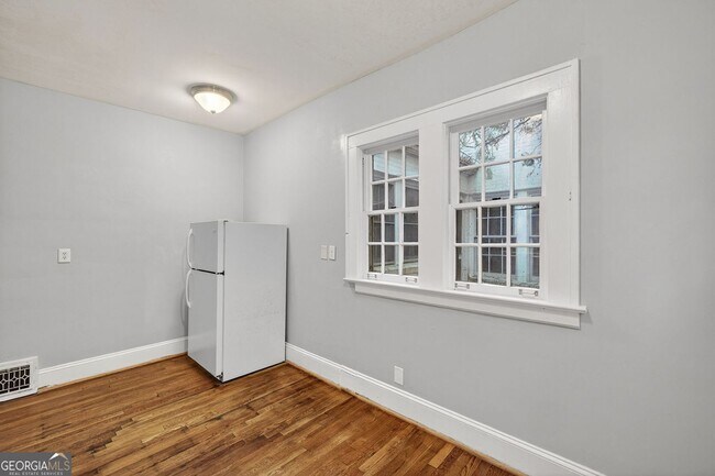 Building Photo - 444 Burlington Rd NE