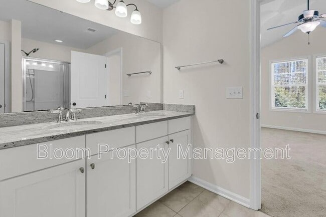 Building Photo - 1660 Bridwell Ln