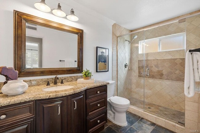 Building Photo - 6908 Country Club Dr
