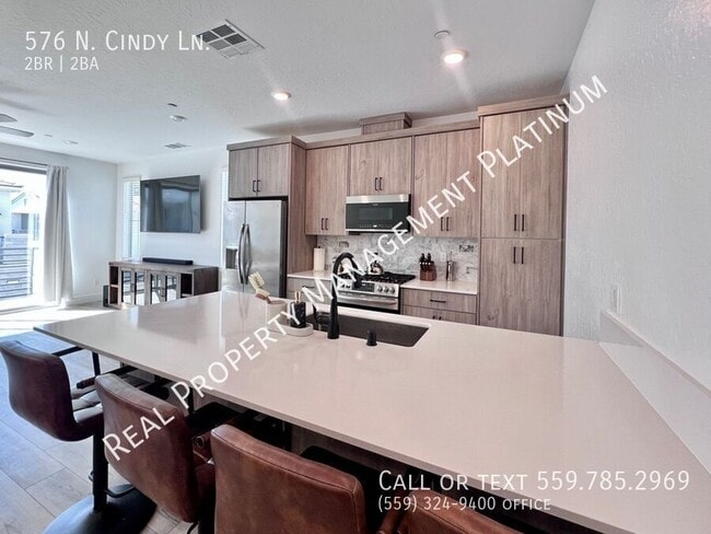 Building Photo - 576 N Cindy Ln