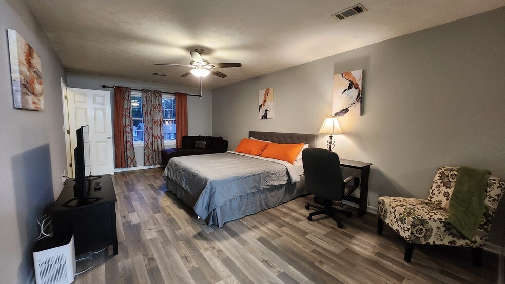 Building Photo - 4360 Elegance Dr