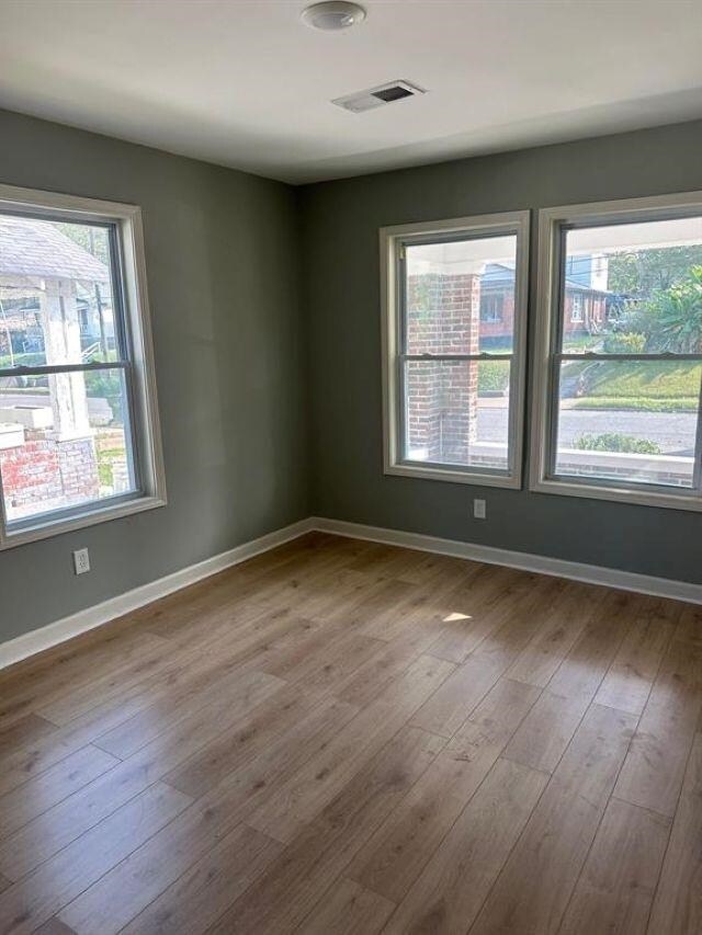 Building Photo - 686 E Alston Ave