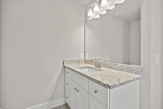 Building Photo - 3545 Catalina Dr