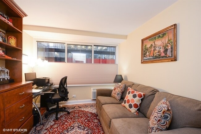 Building Photo - 211 E Ohio St