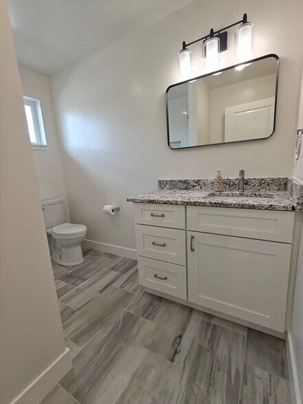 Main Bathroom - 6662 S Highland Dr