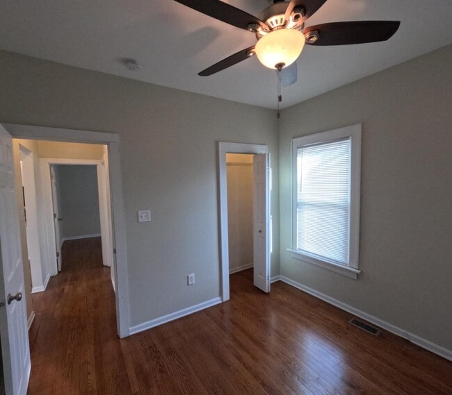 Building Photo - 821 Lake St