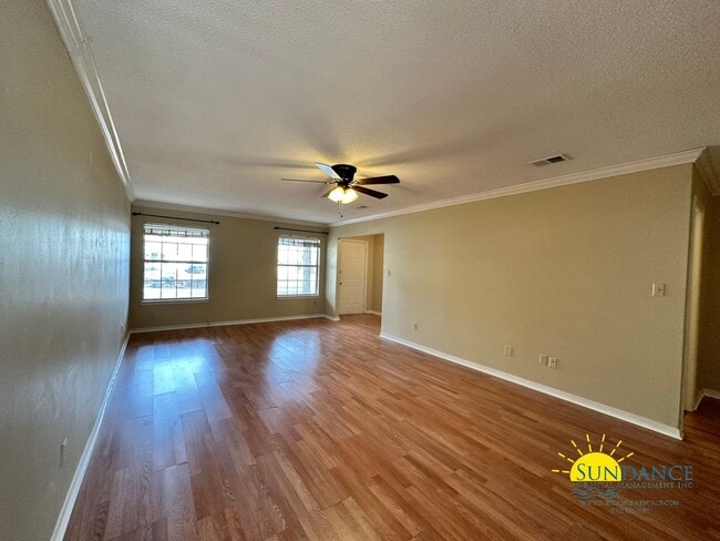 Building Photo - Beautiful 3 Bedroom Home in Mary Esther!