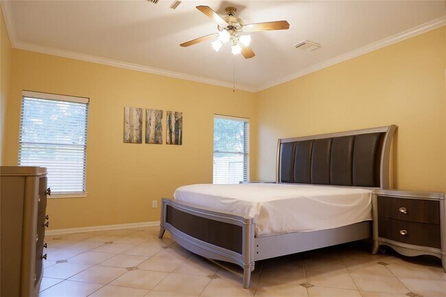 Building Photo - 2610 Parkbriar Ln