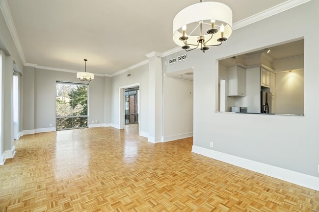 Building Photo - 1400 Kenesaw Ave