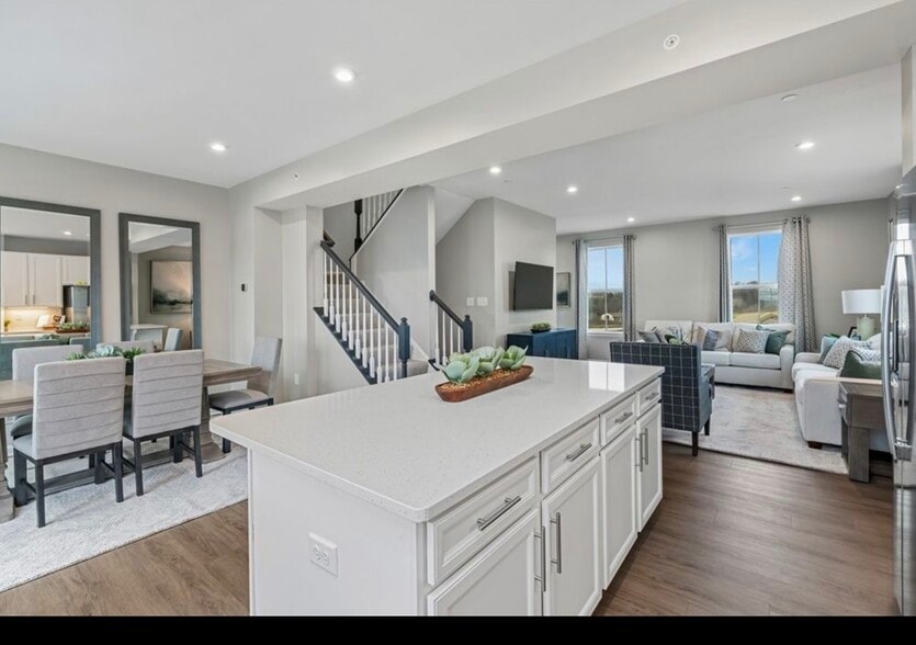 Building Photo - 107 Leah Dr