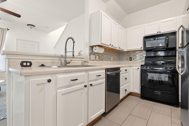 Building Photo - 14525 Harris Ridge Blvd