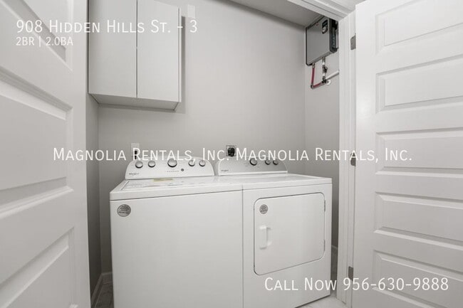 Building Photo - 908 Hidden Hls St