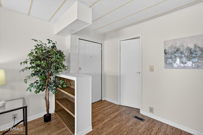 Building Photo - 5807 E Leonora St