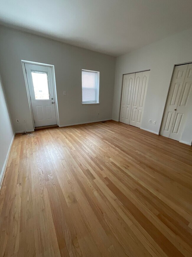 Building Photo - 211 Bates St NW