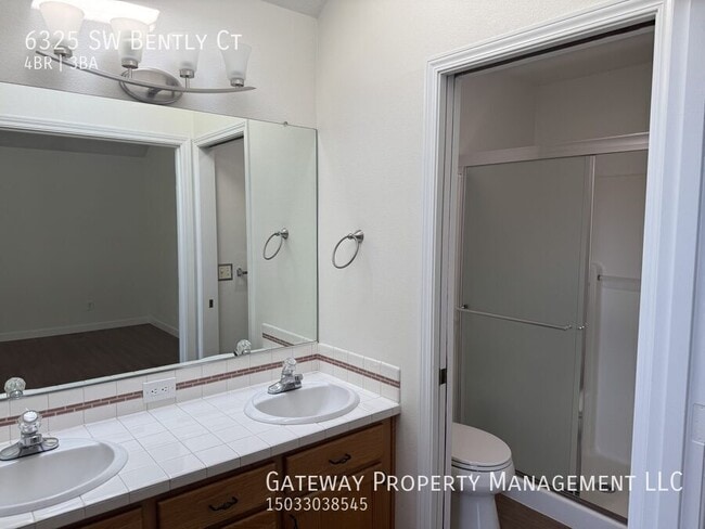 Building Photo - 6325 SW Bently Ct