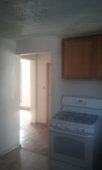 GE stack W/D - 204 W Ells Ave